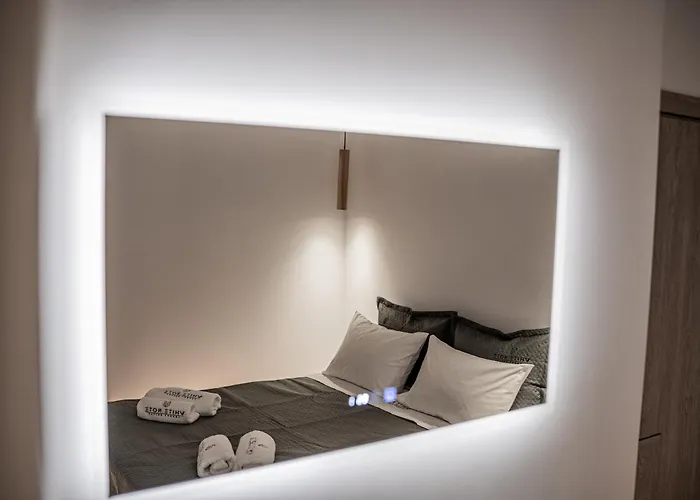 White Note Luxury Perivolos (Santorini)