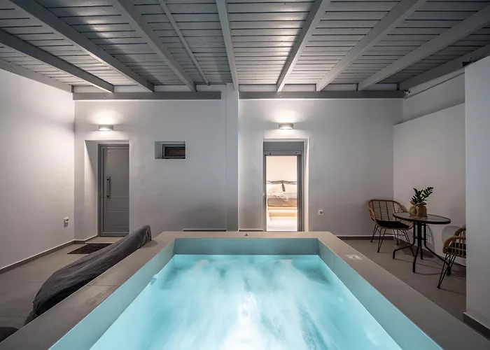 White Note Luxury Perivolos (Santorini)