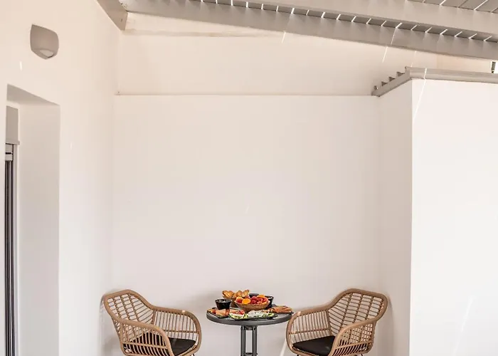 White Note Luxury Perivolos (Santorini)